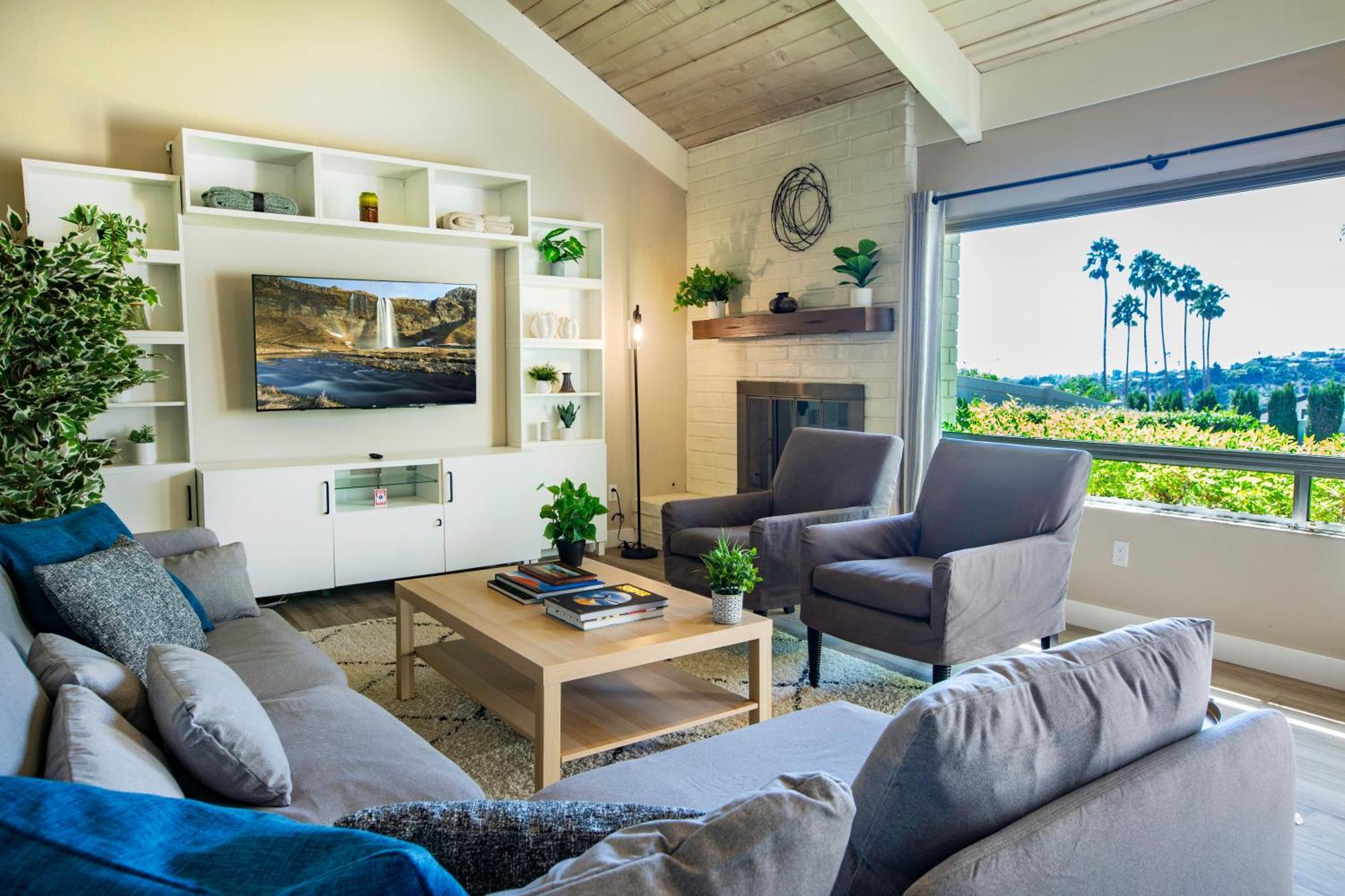 Cozy Getaway. Fire Pit And Endless Views! 5 Beds Holiday home